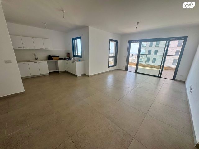 דירה, אמנון ליפקין שחק, נוף הטיילת, נתניה