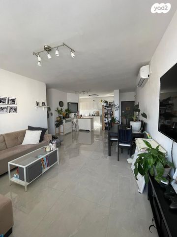 דירה, עמנואל מול, צפון מערב מרכז העיר, נתניה