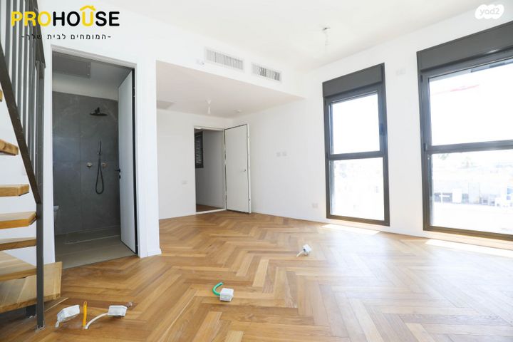 גג/ פנטהאוז, הרב יצחק ידידיה פרנקל, תל אביב יפו