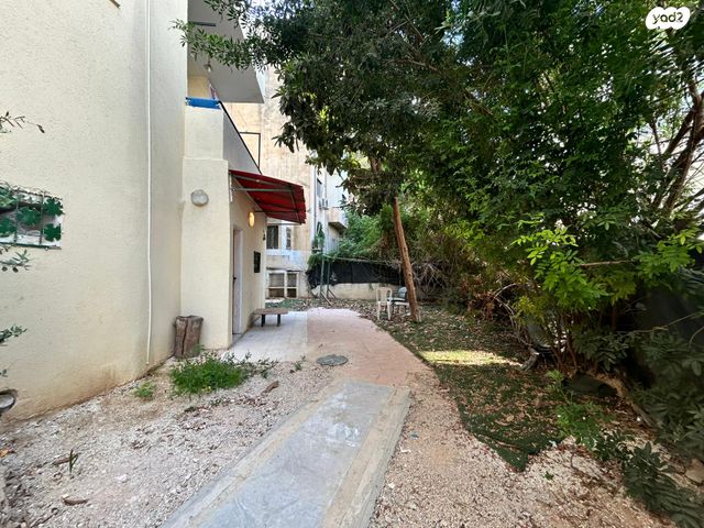 דירת גן, הרצליה, חיפה