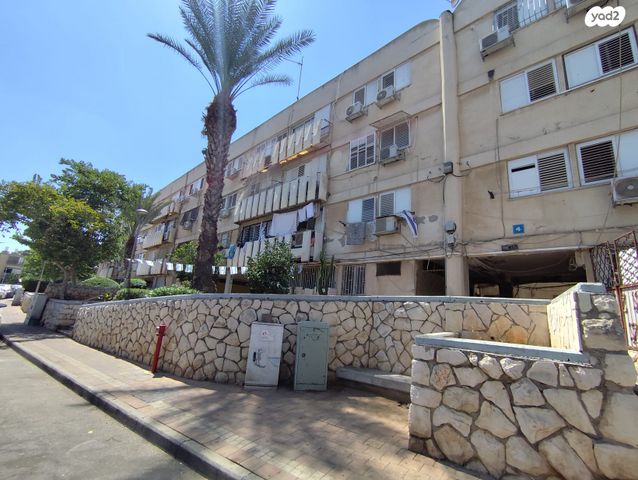 גיורא יוספטל 4