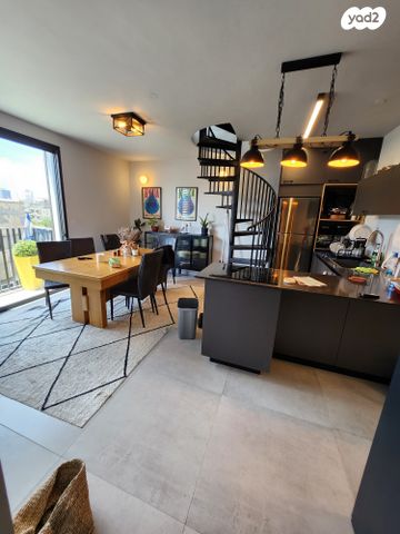 גג/ פנטהאוז, פלורנטין, תל אביב יפו