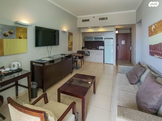 תיירות ונופש, שיכון צנחנים, רמת גן