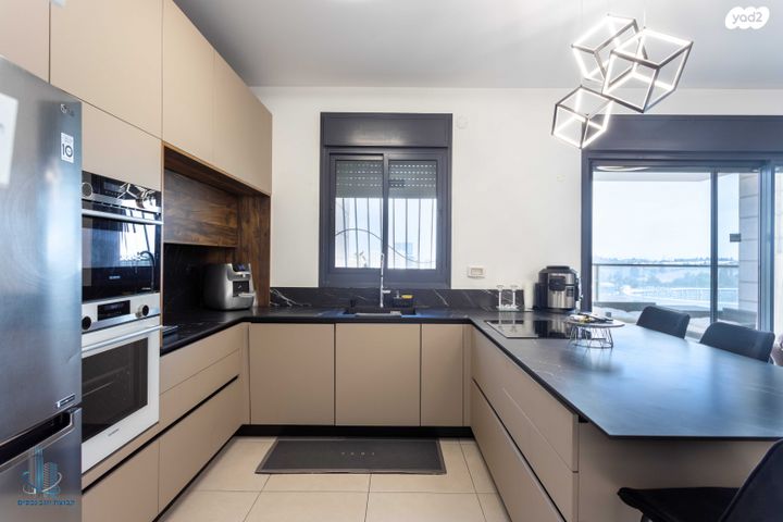 חצרות המושבה