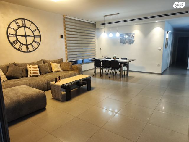 דירה, דבורה הנביאה, רובע יזרעאל סביוני העמק, עפולה