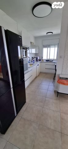 דירה, פסגת זאב, ירושלים