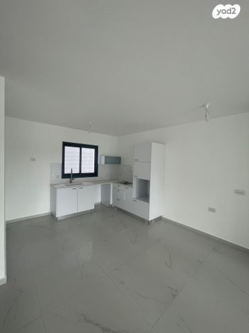 דירה, התאנה, כרמי הנדיב, אחוזת רוטנר, קרית מלאכי