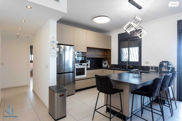 חצרות המושבה