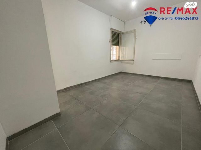 דירת גן, משעול הסביונים, המיסדים, כרמיאל