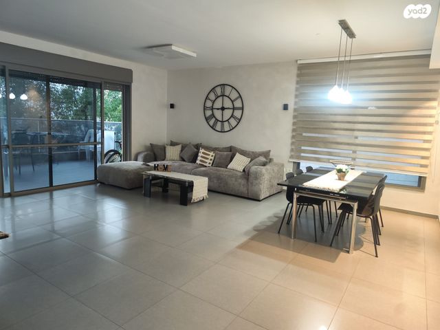 דירה, דבורה הנביאה, רובע יזרעאל סביוני העמק, עפולה