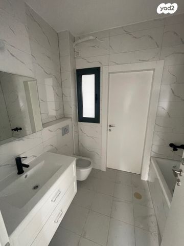 דירה, התאנה, כרמי הנדיב, אחוזת רוטנר, קרית מלאכי