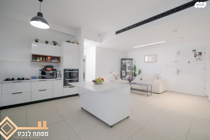 דירה, יהושוע אזולאי, נווה שרון / שער העיר, נתיבות