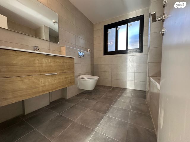 דירת גן, בני אמדורסקי, נווה זמר, רעננה