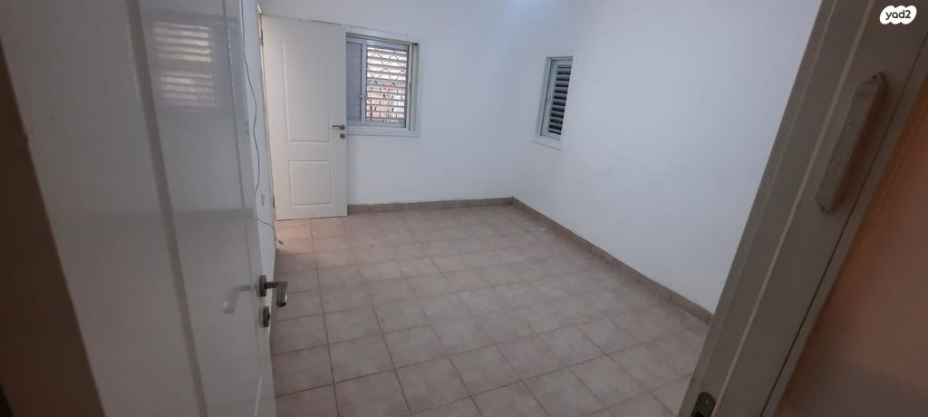 דירת גן, לב העיר, בת ים