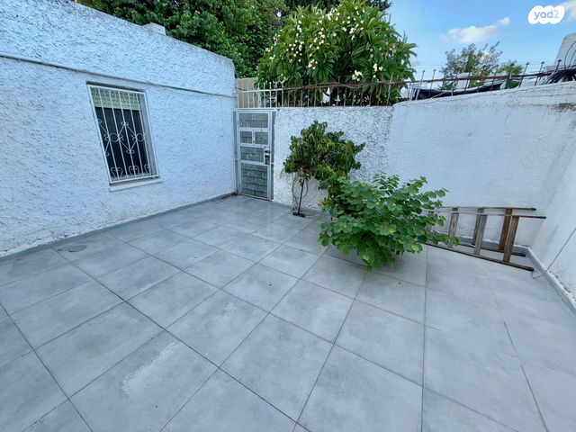 דירת גן, משעול הסביונים, המיסדים, כרמיאל