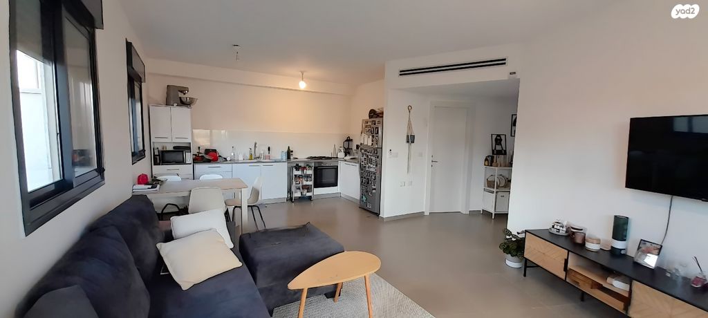 דירת גן, חיים הרצוג, גדרה הצעירה, גדרה