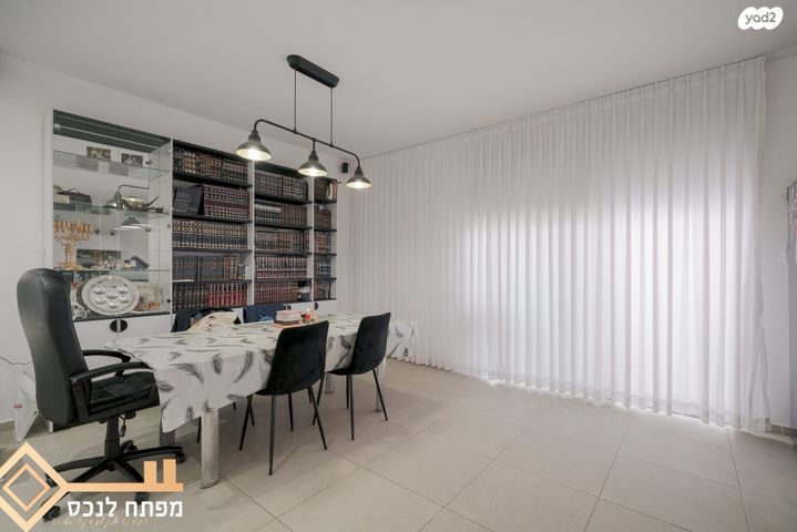 דירה, יהושוע אזולאי, נווה שרון / שער העיר, נתיבות