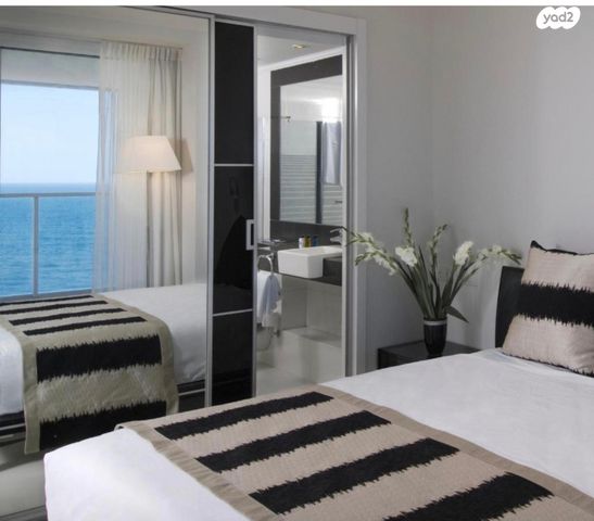 דירה, שדרות עובד בן עמי 10, נוף הטיילת, נתניה