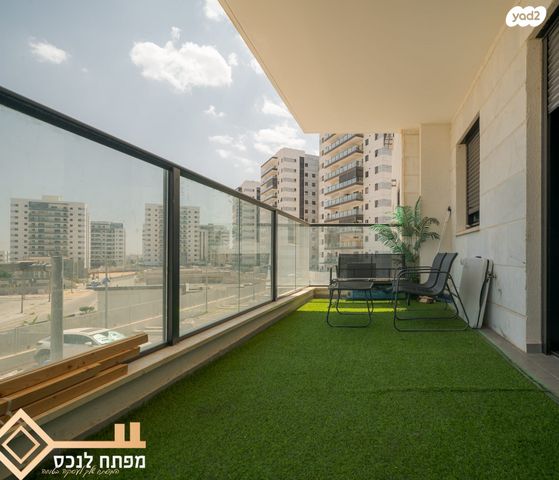 דירה, יהושוע אזולאי, נווה שרון / שער העיר, נתיבות