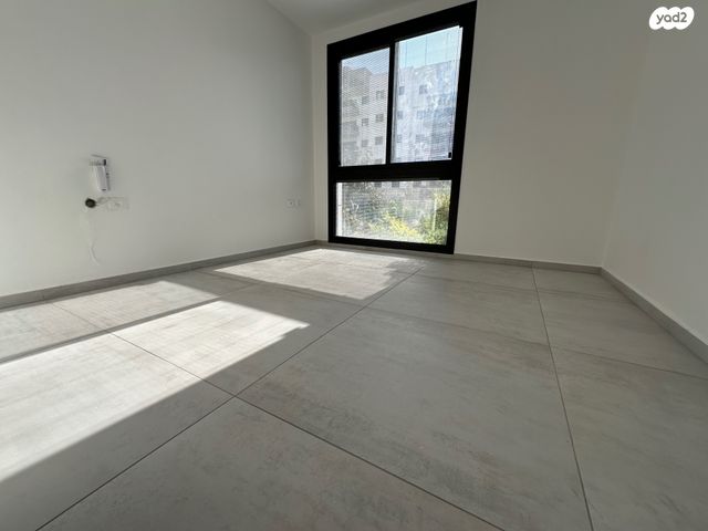 דירת גן, בני אמדורסקי, נווה זמר, רעננה