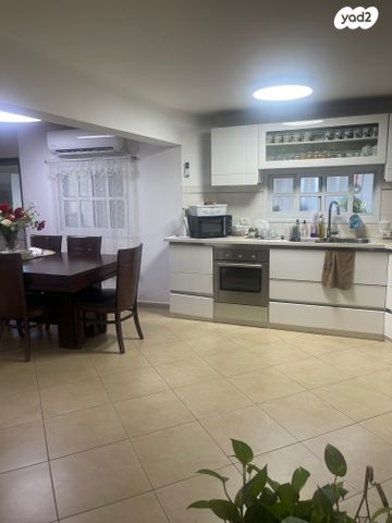 דירת גן, גולדה מאיר, טבריה