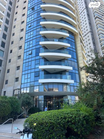 גג/ פנטהאוז, יצחק שדה, דרום מערב ותיק, בת ים