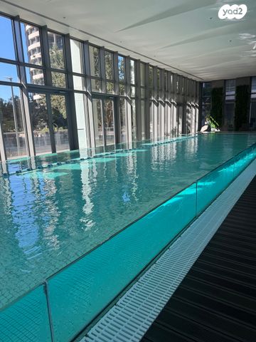 ניסים אלוני 12