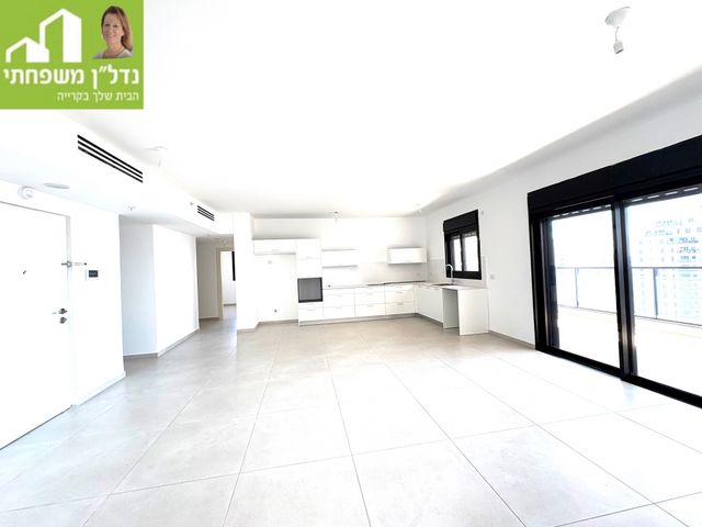 אמנון ליפקין שחק 