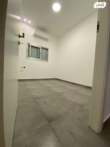 גג/ פנטהאוז, השר שפירא, דרום מערב ותיק, בת ים