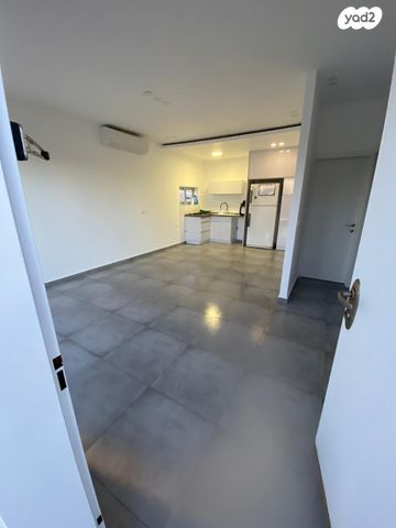 גג/ פנטהאוז, השר שפירא, דרום מערב ותיק, בת ים