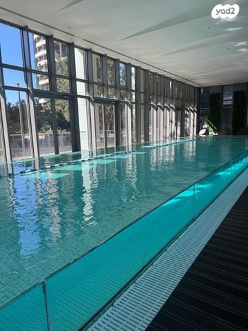 דירה, ניסים אלוני, צמרות איילון, פארק צמרת, תל אביב יפו