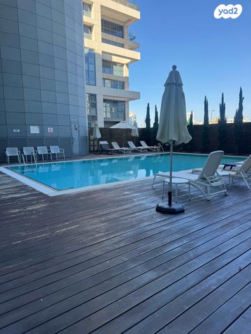 דירה, ניסים אלוני, צמרות איילון, פארק צמרת, תל אביב יפו