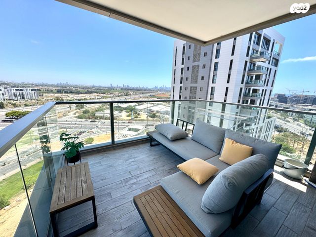 דירה, אריק איינשטיין, הרצליה ב', הרצליה