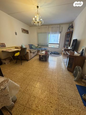 דירה, שדרות זלמן שז"ר 27, עין שרה, נהריה