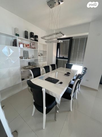 דירה, יצחק שדה 6, דרום מערב ותיק, בת ים