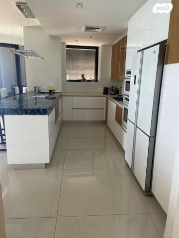 דירה, יצחק שדה 6, דרום מערב ותיק, בת ים