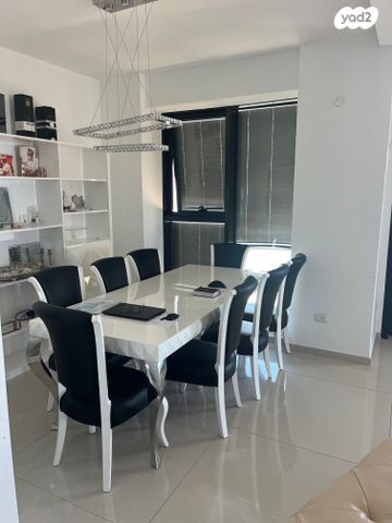 גג/ פנטהאוז, יצחק שדה, דרום מערב ותיק, בת ים