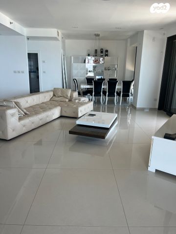 גג/ פנטהאוז, יצחק שדה, דרום מערב ותיק, בת ים