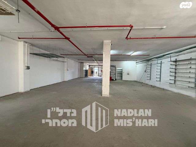 מחסנים, המרכבה, אזור תעשיה ב, חולון