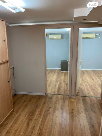 חנויות/ שטח מסחרי