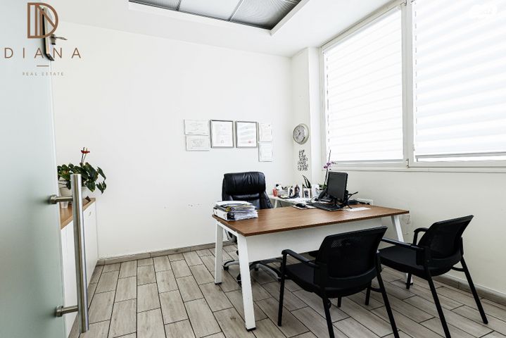 משרדים, גבעת שמואל