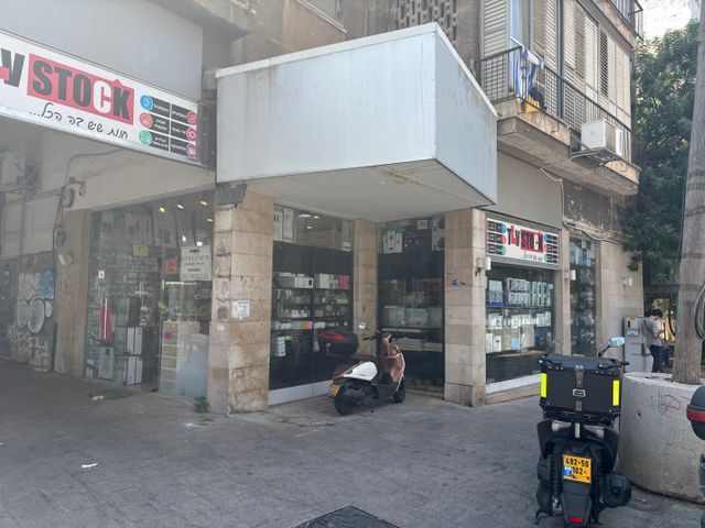 חנויות/ שטח מסחרי, אבן גבירול 93, תל אביב יפו