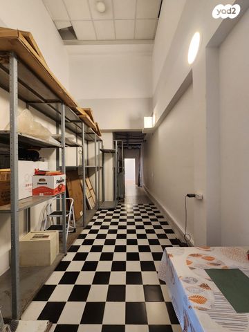 חנויות/ שטח מסחרי, כפר סבא