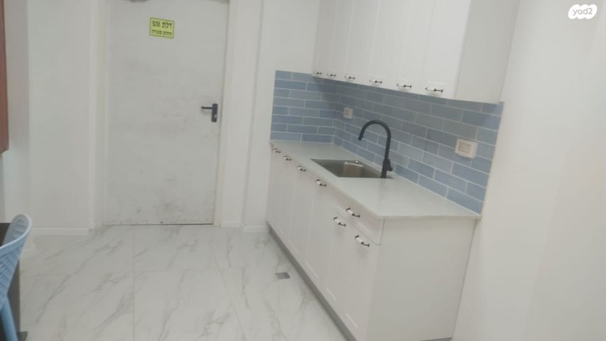 משרדים, אזור תעשיה, יבנה