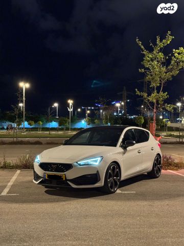 לאון אוט׳ בנזין פנאי-שטח 2.0 (300 כ״ס)