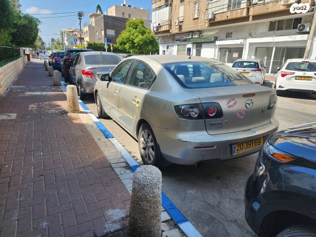 מודעת רכב מאזדה 3