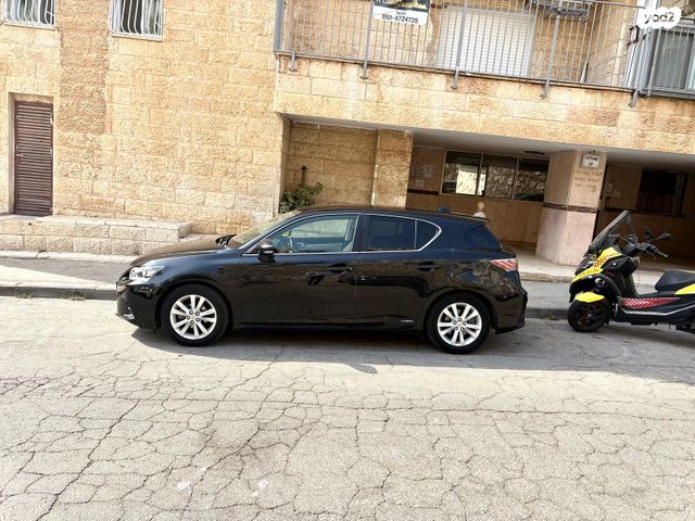 CT Luxury 200h היברידי אוט׳ 1.8 (99 כ״ס)