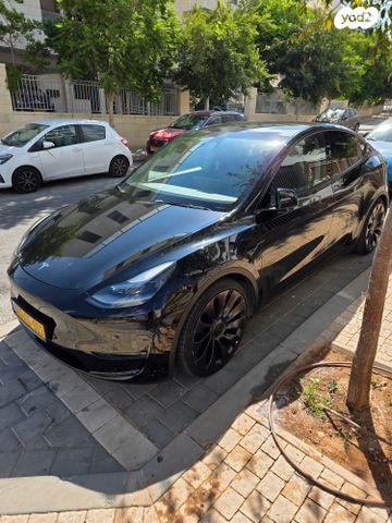 מודעת רכב טסלה מודל Y