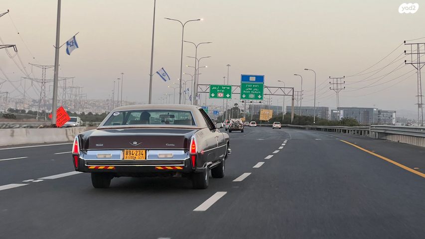 מודעת רכב קאדילק