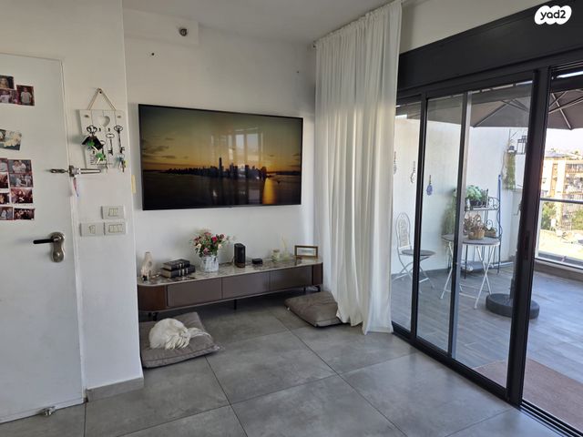 גג/ פנטהאוז, שרה אהרונסון 16, המרכז השקט / מרכז העיר, פתח תקווה